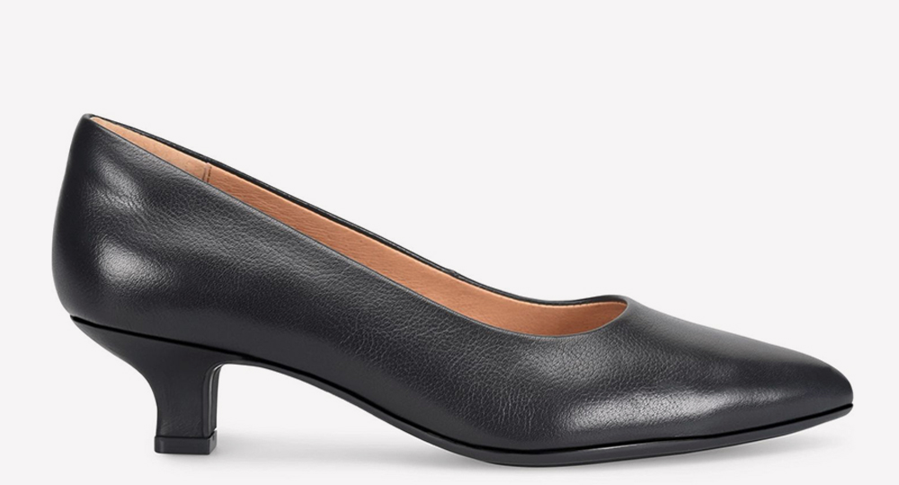 Sabrina kitten heeled pump in brown.